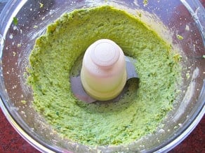 Hummus in the food processor.
