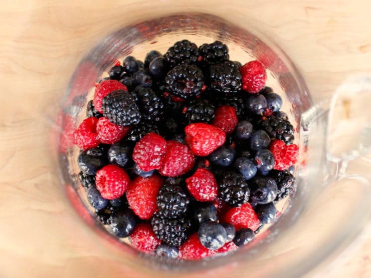 Vanilla Berry Sparkling Sangria - Refreshing Sangria Recipe with Fresh Berries, Rosé and Vanilla Bean on ToriAvey.com